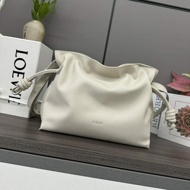 Picture of Loewe Handbags _SKUfw239907569fw